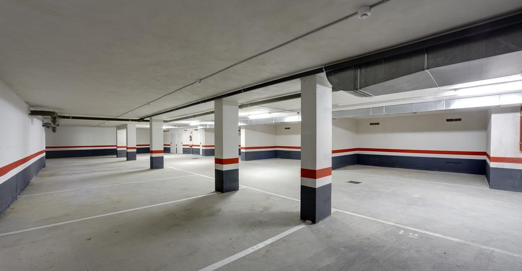 Spirit Apartamentos Atxuri Bilbao Bagian luar foto